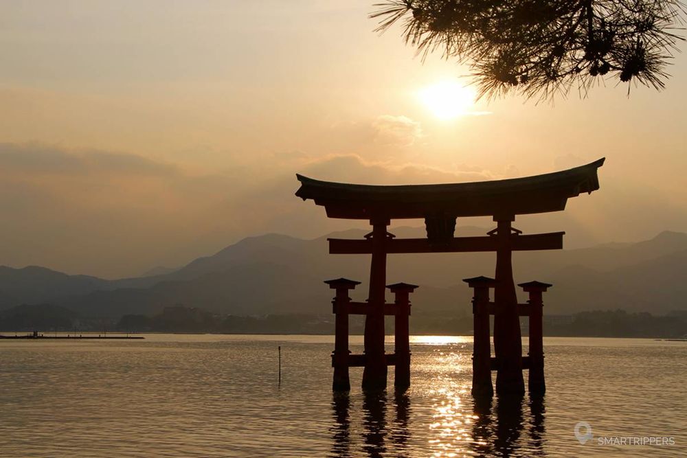 Coucher de soleil sur le torii